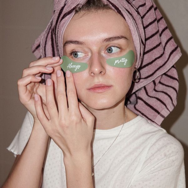 Багаторазові патчі для зволоження та освітлення зони навколо очей HUGS Reusable Eyemasks Always Pretty cos1046 фото