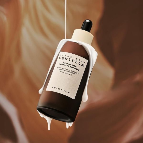 Відновлювальна сироватка з пробіотиками та центеллою SKIN1004 Madagascar Centella Probio-Cica Intensive Ampoule 50 мл cos927 фото