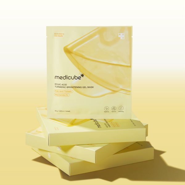 Освітлювальна гідрогелева маска з койєвою кислотою та куркумою Medicube Kojic Acid Turmeric Brightening Gel Mask  cos353 фото
