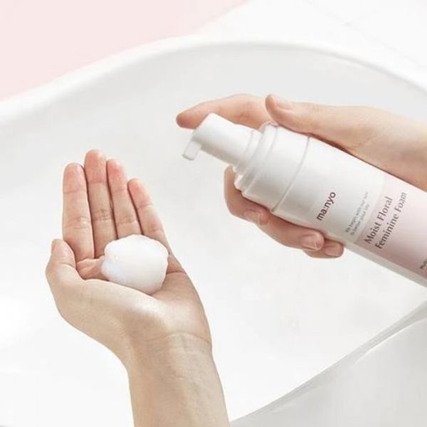 Пінка для інтимної гігієни Manyo Moist Floral Feminine Foam 150 мл cos1018 фото