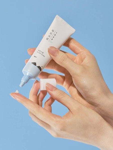 Зволожуючий крем для шкіри навколо очей ROUND LAB 1025 Dokdo Eye Cream cos234 фото