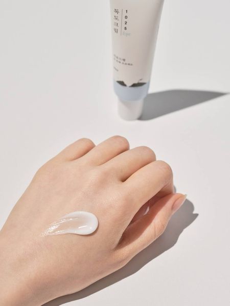 Зволожуючий крем для шкіри навколо очей ROUND LAB 1025 Dokdo Eye Cream cos234 фото