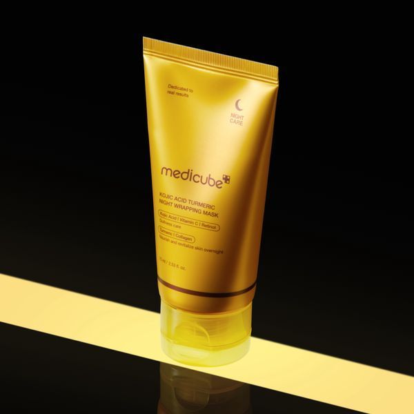Нічна маска-плівка з койєвою кислотою та куркумою Medicube Kojic Acid Turmeric Night Wrapping Mask 75 мл cos286 фото