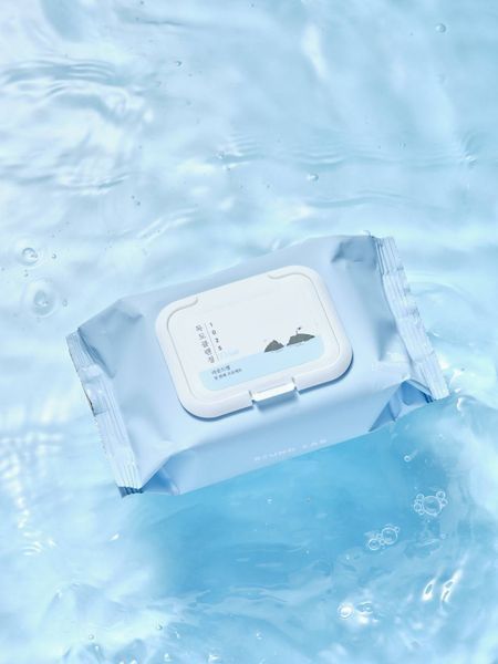 Очищувальні міцелярні серветки з морською водою ROUND LAB 1025 Dokdo Cleansing Tissue | 30 шт cos143 фото